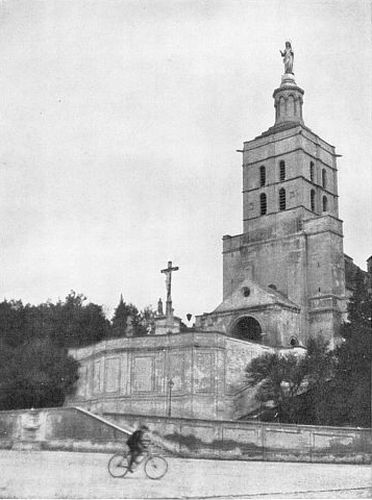 NOTRE-DAME-DES-DOMS