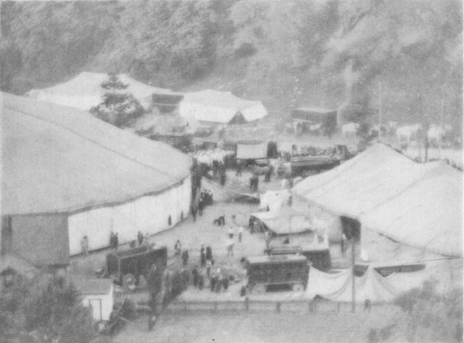 THE CIRCUS COMES TO TOWNBy Thomas R. Hartley, Pittsburgh, Pa. THE CIRCUS COMES TO TOWN, By Thomas R. Hartley, Pittsburgh, Pa.
