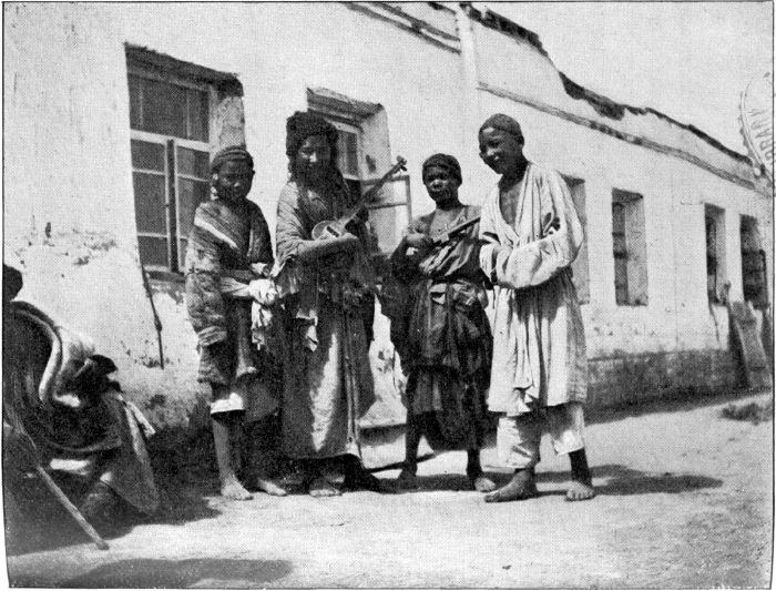 STROLLING MUSICIANS. STROLLING MUSICIANS.