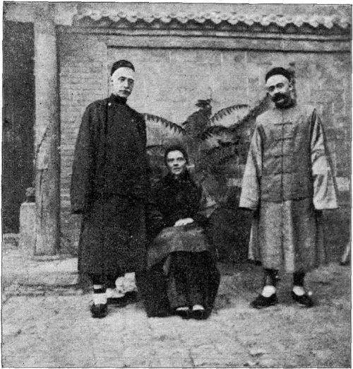 MISSIONARIES AT TAI-YUEN-FOO. MISSIONARIES AT TAI-YUEN-FOO.