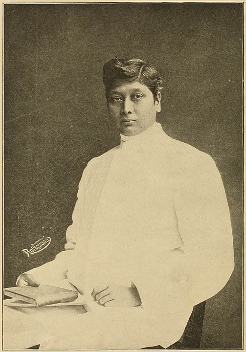 Ramon Reyes Lala